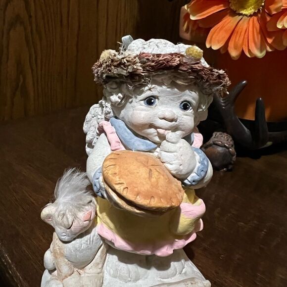 vintage '93 Dreamsicles figurine, girl cherub with pie & cat “now give thanks “ - Picture 9 of 9